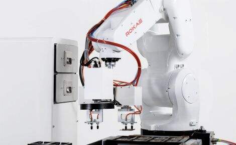 XB Robot in Electronics Loading/Unloading