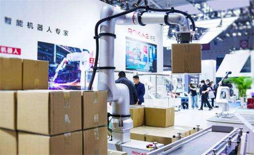 珞石協(xié)作機器人碼垛工作站