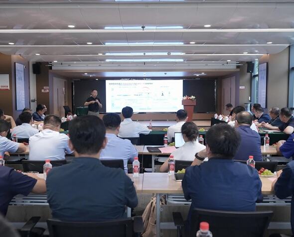 共探重工場(chǎng)景智造升級，山東重工集團一行到訪(fǎng)珞石機器人